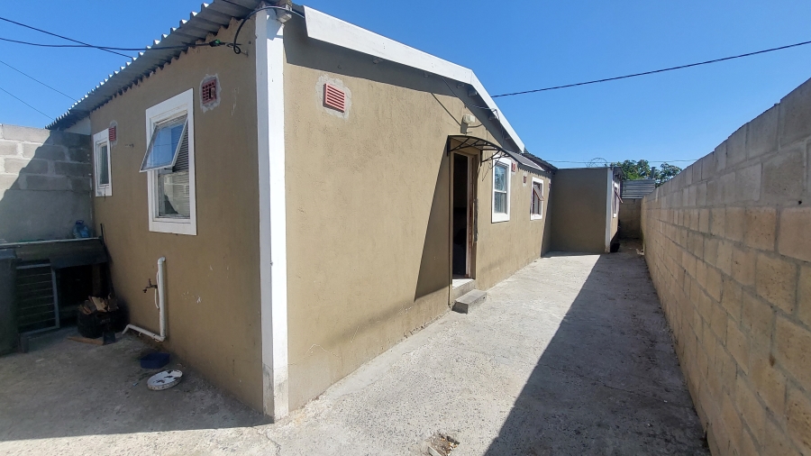 2 Bedroom Property for Sale in Park Village Western Cape